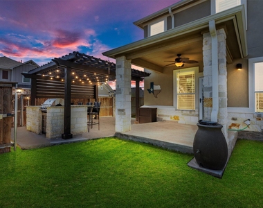 100 Speckle Park Dr - Photo Thumbnail 1