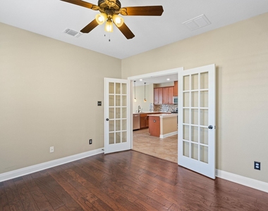 100 Speckle Park Dr - Photo Thumbnail 16