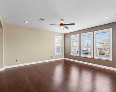 100 Speckle Park Dr - Photo Thumbnail 17