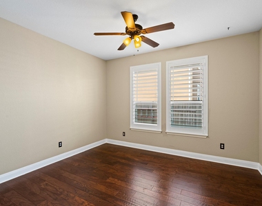 100 Speckle Park Dr - Photo Thumbnail 15