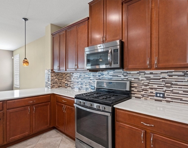 100 Speckle Park Dr - Photo Thumbnail 13