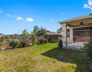 100 Speckle Park Dr - Photo Thumbnail 35