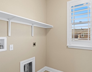 100 Speckle Park Dr - Photo Thumbnail 29