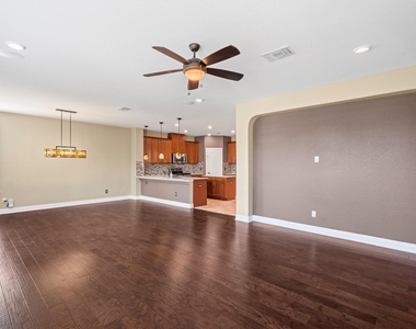 100 Speckle Park Dr - Photo Thumbnail 18