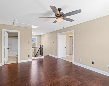 100 Speckle Park Dr - Photo Thumbnail 23