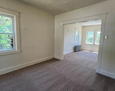 787 Linnard Street - Photo Thumbnail 3
