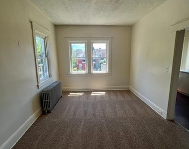 787 Linnard Street - Photo Thumbnail 4