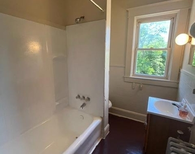 787 Linnard Street - Photo Thumbnail 12