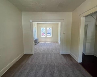 787 Linnard Street - Photo Thumbnail 2