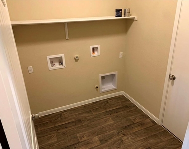 160 Cherry Blossom Dr - Photo Thumbnail 19