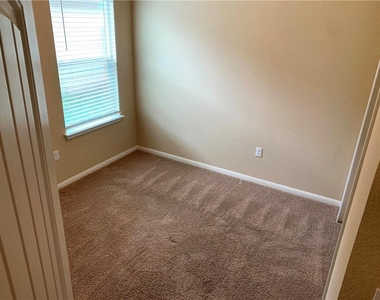 160 Cherry Blossom Dr - Photo Thumbnail 18