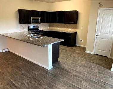 160 Cherry Blossom Dr - Photo Thumbnail 6