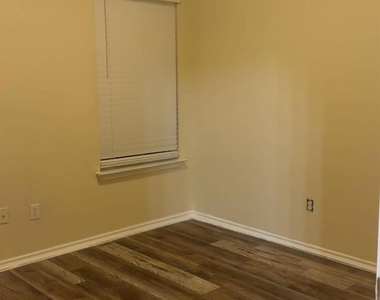 13004 Tinker St - Photo Thumbnail 6