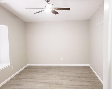 12913 Steeple Chase Dr - Photo Thumbnail 9