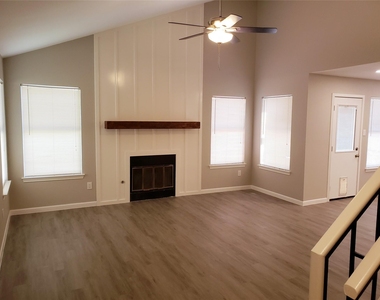12913 Steeple Chase Dr - Photo Thumbnail 2