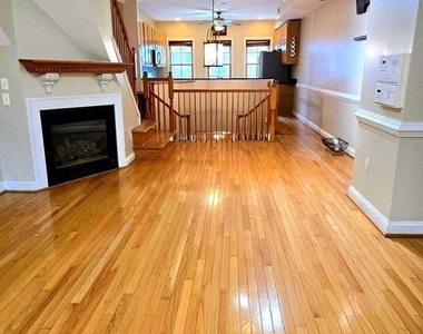 704 S Bond Street - Photo Thumbnail 4
