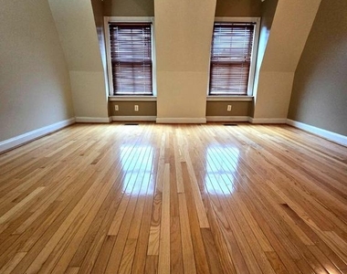 704 S Bond Street - Photo Thumbnail 11