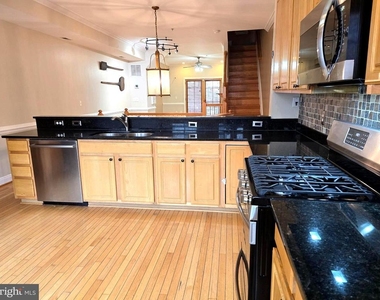 704 S Bond Street - Photo Thumbnail 6