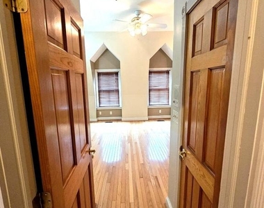 704 S Bond Street - Photo Thumbnail 12