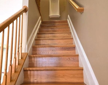 704 S Bond Street - Photo Thumbnail 9