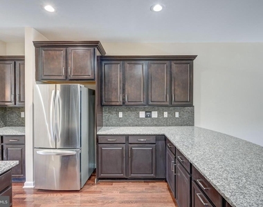 7827 Crystal Brook Way - Photo Thumbnail 12