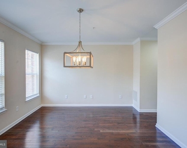 7827 Crystal Brook Way - Photo Thumbnail 7