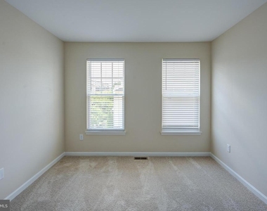 7827 Crystal Brook Way - Photo Thumbnail 24