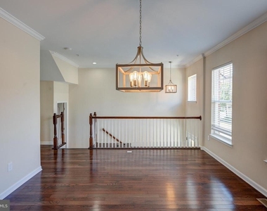 7827 Crystal Brook Way - Photo Thumbnail 5