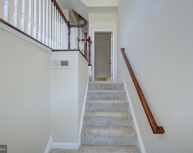 7827 Crystal Brook Way - Photo Thumbnail 3