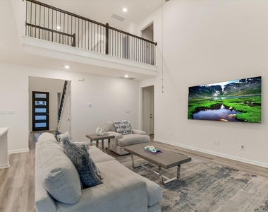 737 Leeward Pass - Photo Thumbnail 12