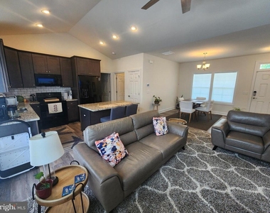 26017 Starboard Drive - Photo Thumbnail 8