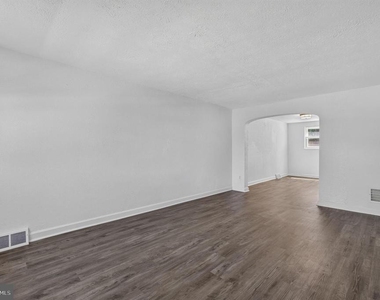 53 Madison Drive - Photo Thumbnail 8