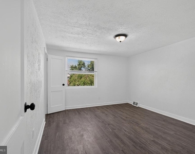 53 Madison Drive - Photo Thumbnail 18