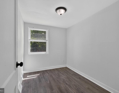 53 Madison Drive - Photo Thumbnail 15