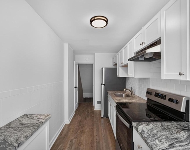 53 Madison Drive - Photo Thumbnail 10
