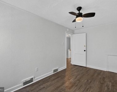 53 Madison Drive - Photo Thumbnail 14
