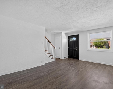 53 Madison Drive - Photo Thumbnail 5