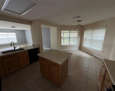 1704 Matagorda Dr - Photo Thumbnail 6