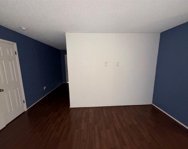 1704 Matagorda Dr - Photo Thumbnail 10