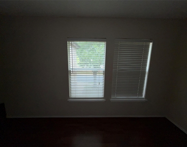1704 Matagorda Dr - Photo Thumbnail 14