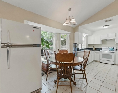 4802 Peach Grove Ct - Photo Thumbnail 2
