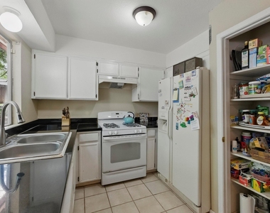 4802 Peach Grove Ct - Photo Thumbnail 3