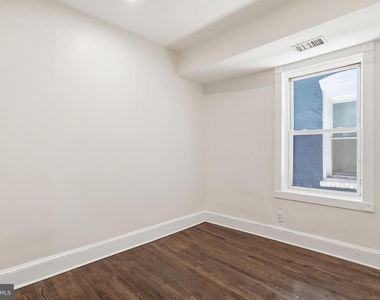 1038 6th Street Ne - Photo Thumbnail 8