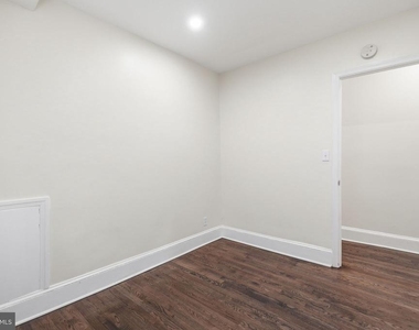 1038 6th Street Ne - Photo Thumbnail 12