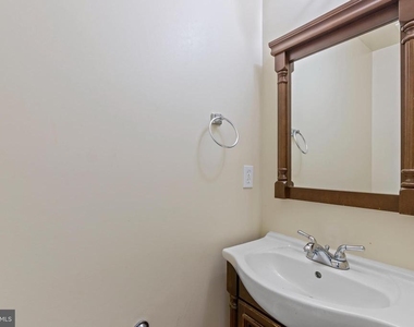 922 Madison Street Nw - Photo Thumbnail 7