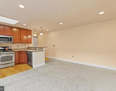 922 Madison Street Nw - Photo Thumbnail 4