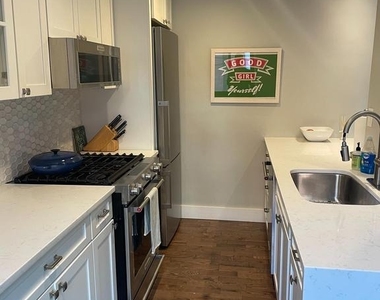 1601 18th Street Nw - Photo Thumbnail 2