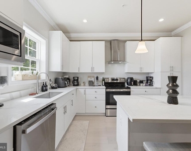 1433 Howard Road Se - Photo Thumbnail 13