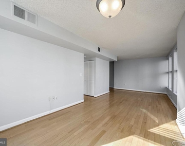 601 Pennsylvania Avenue Nw - Photo Thumbnail 2