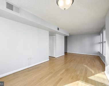 601 Pennsylvania Avenue Nw - Photo Thumbnail 1
